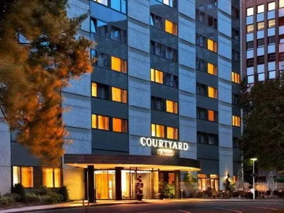 Courtyard by Marriott Düsseldorf Seestern - Genel
