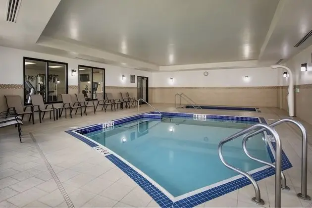 Courtyard by Marriott Edmonton West - Havuz