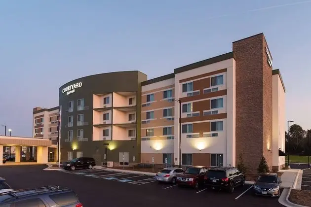 Courtyard by Marriott Fayetteville Fort Bragg/Spring Lake - Dış Mekan