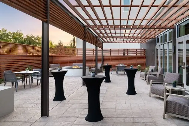 Courtyard by Marriott Fresno Clovis - Dış Mekan