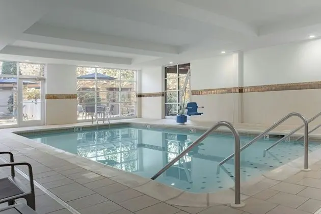 Courtyard by Marriott Gatlinburg Downtown - Havuz