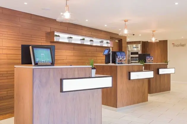 Courtyard by Marriott Glasgow Airport - Lobi