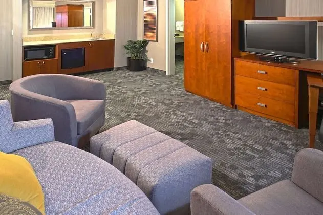 Courtyard by Marriott Hamilton - Oda