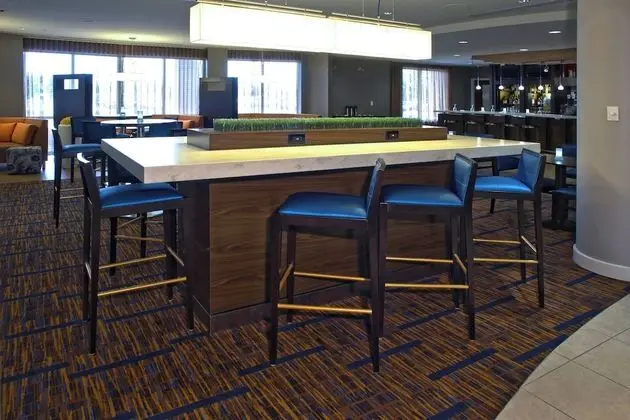 Courtyard by Marriott Hamilton - Yerinde Yemek