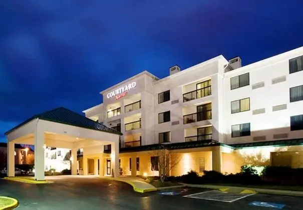 Courtyard by Marriott Harrisonburg - Dış Mekan