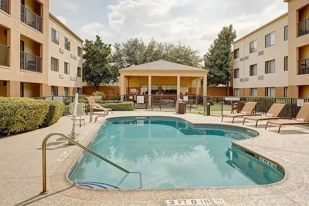 Courtyard by Marriott Houston Westchase - Havuz