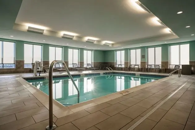 Courtyard by Marriott Indianapolis Fishers - Havuz