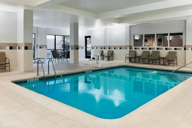 Courtyard by Marriott Jackson - Havuz