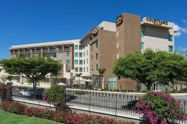 Courtyard by Marriott Kingston, Jamaica - Dış Mekan