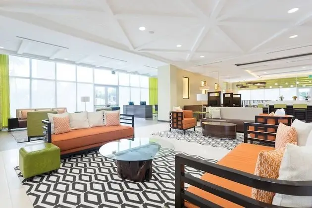 Courtyard by Marriott Kingston, Jamaica - Lobi