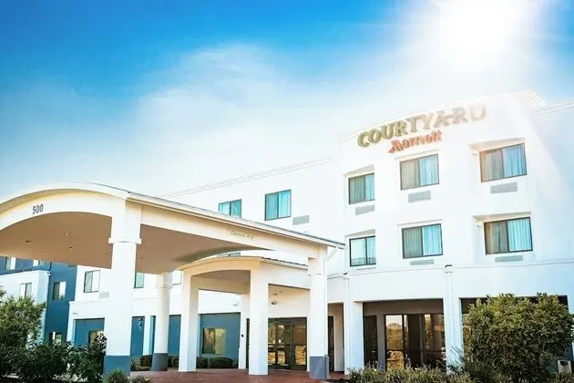 Courtyard by Marriott Kingston - Dış Mekan