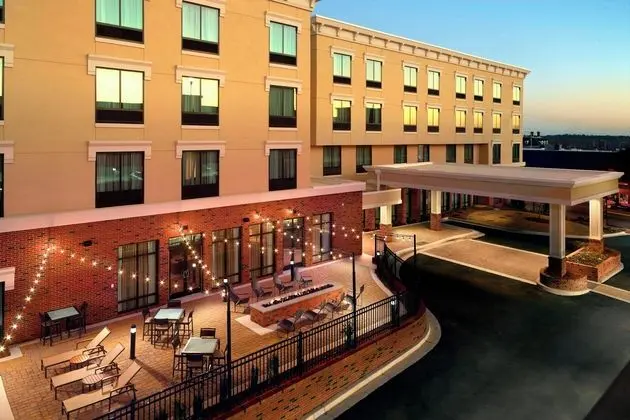 COURTYARD BY MARRIOTT LAGRANGE
