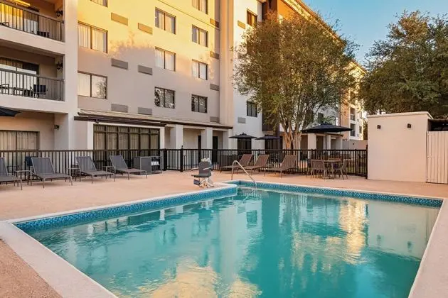 Courtyard Marriott Laredo - Havuz