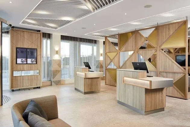 Courtyard by Marriott London City Airport - Lobi