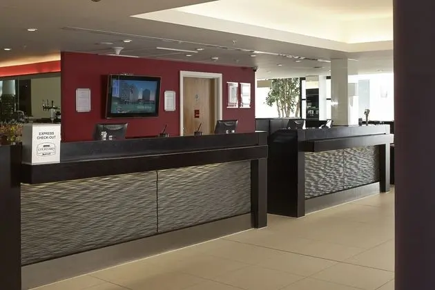 Courtyard by Marriott London Gatwick Airport - Lobi