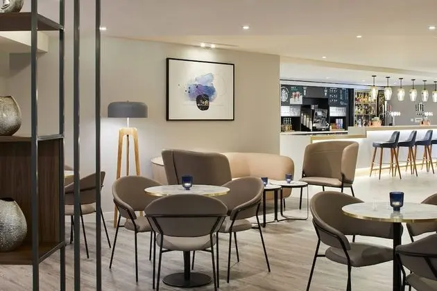 Courtyard by Marriott London Heathrow Airport - İç Mekan