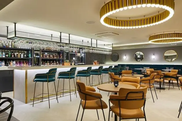 Courtyard by Marriott London Heathrow Airport - Yerinde Yemek
