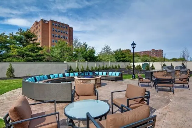 Courtyard by Marriott Long Island Islip/Courthouse Complex - Dış Mekan
