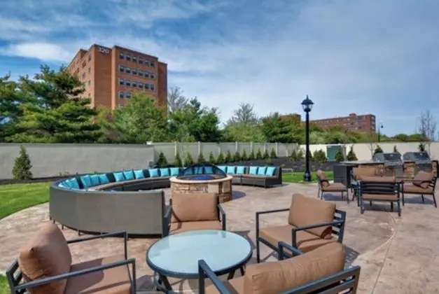 Courtyard by Marriott Long Island Islip/Courthouse Complex - Dış Mekan