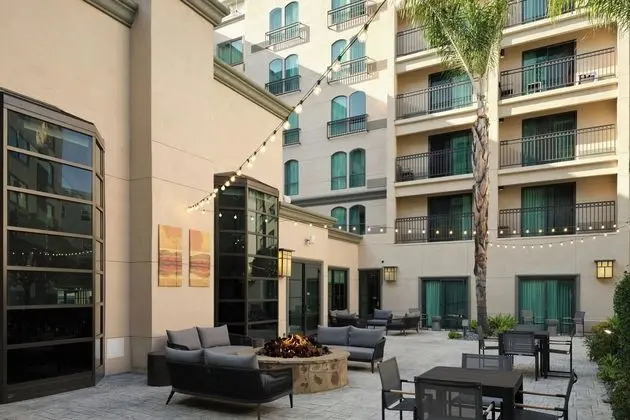 Courtyard by Marriott Los Angeles Pasadena/Old Tow - Öne Çıkan Resim