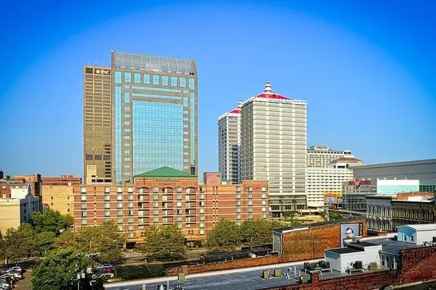Courtyard by Marriott Louisville Downtown - Dış Mekan