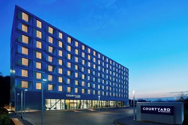Courtyard by Marriott Luton Airport - Dış Mekan