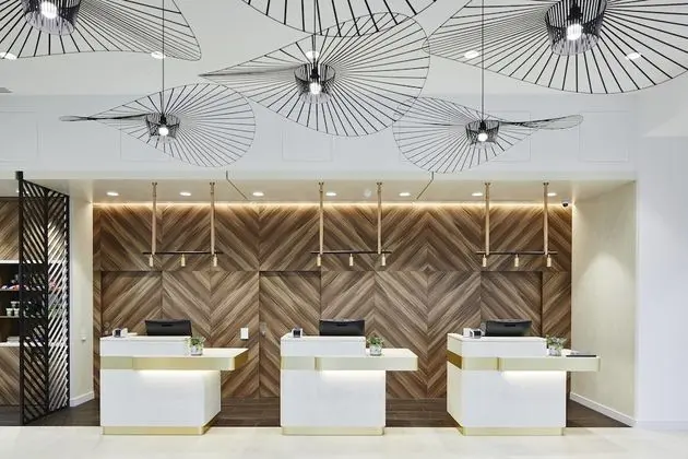 Courtyard by Marriott Luton Airport - Lobi