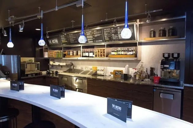 Courtyard by Marriott Madison East - Yerinde Yemek