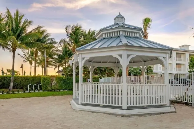 Courtyard by Marriott Marathon Florida Keys - Dış Mekan