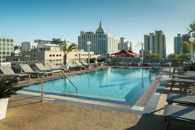 Courtyard by Marriott Miami Beach-South Beach - Havuz