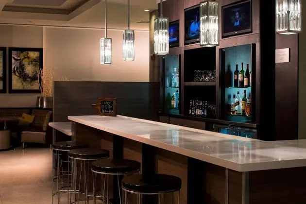 Courtyard by Marriott Miami Beach-South Beach - Yerinde Yemek