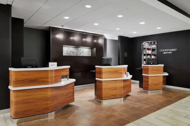 Courtyard by Marriott Milwaukee Downtown - Lobi