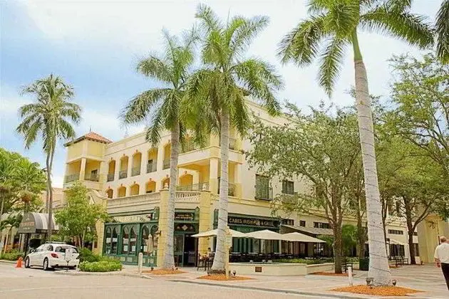 Courtyard by Marriott - Naples