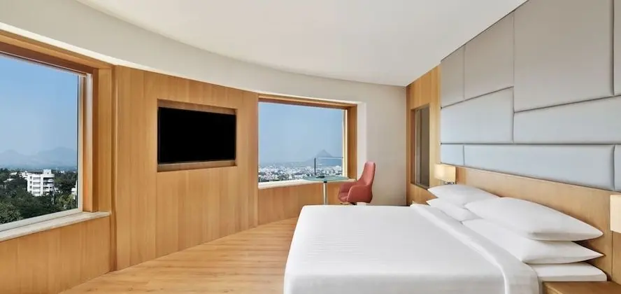 Courtyard by Marriott Nashik - Oda