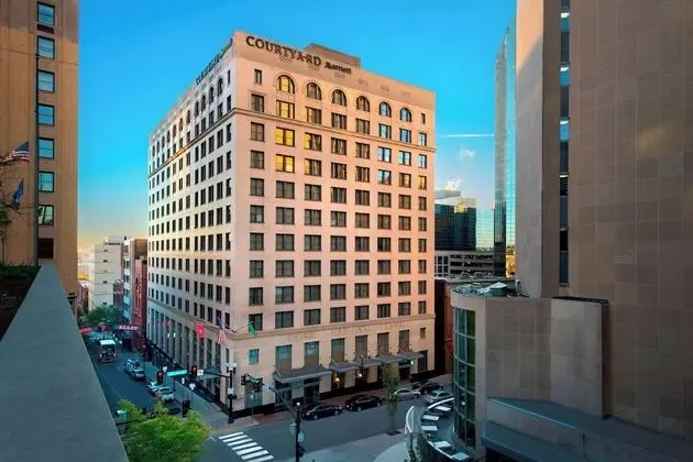 Courtyard By Marriott Nashville Downtown