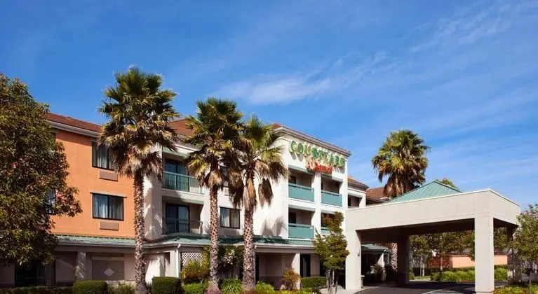 Courtyard by Marriott Oakland Airport