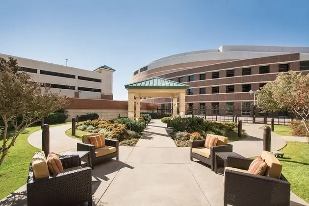 Courtyard by Marriott Oklahoma City Downtown - Dış Mekan