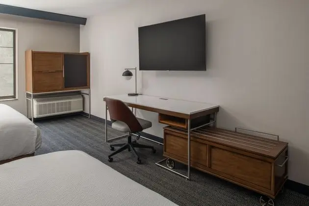 Courtyard By Marriott Olympia