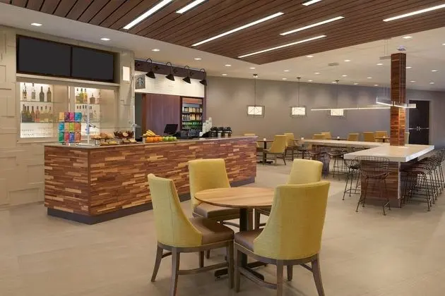 Courtyard by Marriott Oshawa - Yerinde Yemek