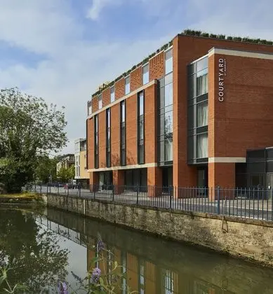 Courtyard by Marriott Oxford City Centre - Dış Mekan