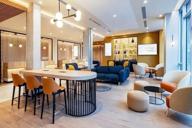 Courtyard by Marriott Paris Charles de Gaulle Central Airport - Dış Mekan