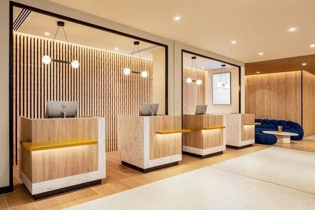 Courtyard by Marriott Paris Charles de Gaulle Central Airport - Lobi