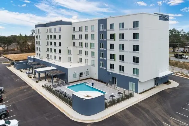 Courtyard by Marriott Pensacola West - Havuz