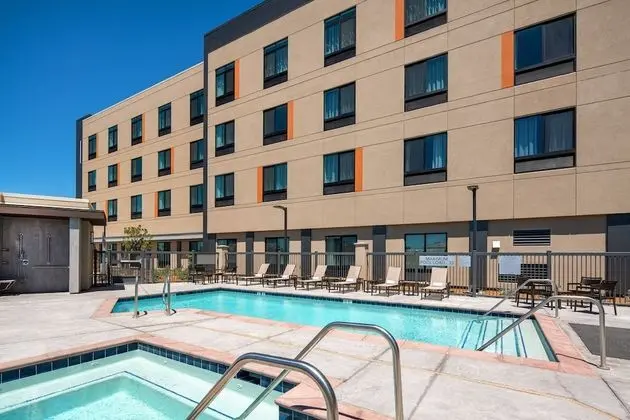 Courtyard by Marriott Petaluma Sonoma County - Havuz