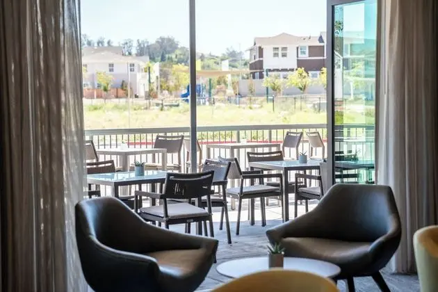 Courtyard by Marriott Petaluma Sonoma County - Lobi