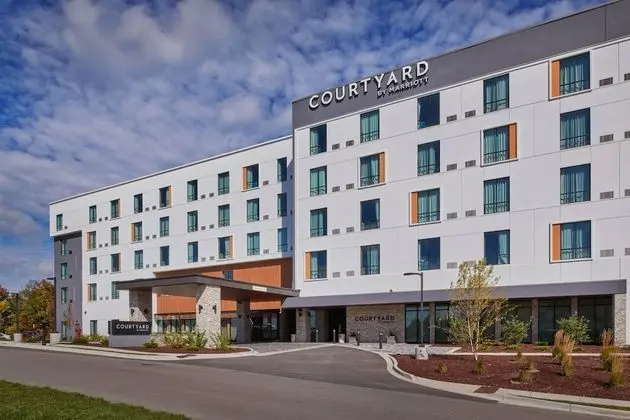Courtyard by Marriott Petoskey at Victories Square - Dış Mekan