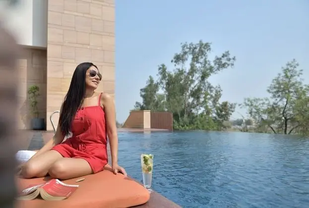 Courtyard by Marriott Raipur - Havuz