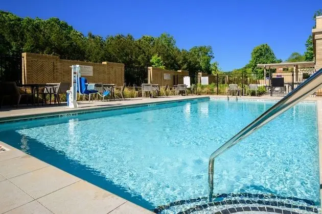 Courtyard by Marriott Raleigh Cary Crossroads - Havuz