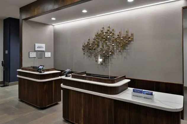 Courtyard by Marriott Raleigh Cary Crossroads - Lobi
