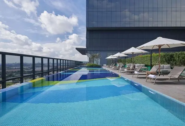 Courtyard By Marriott Setia Alam - Havuz